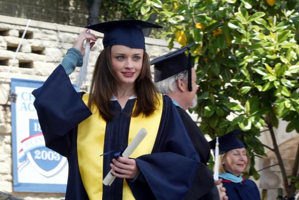 Bild 1 von 25: Während Rory (Alexis Bledel) eine Entscheidung trifft, die Lorelai ganz und gar nicht gefällt, plant Luke mit Nicole eine Kreuzfahrt ...