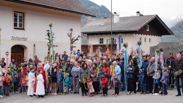 Bild 1 von 15: Im Bild: Segnung der Palmstangen in Rennweg am Katschberg.