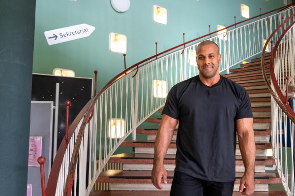 Bild 1 von 6: Auch wenn seine Clips viral gehen - für Herrn Reff bleibt das Wichtigste, ein guter Lehrer zu sein.