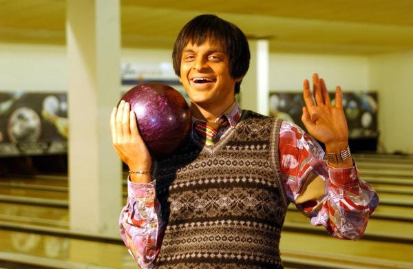 Bild 1 von 14: Ranjid (Kaya Yanar) versucht es mit Bowling.
