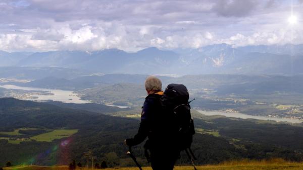 Bild 1 von 12: Im Bild: Harald Krassnitzer, Gerlitzen, Blick auf die Kärntner Seen.