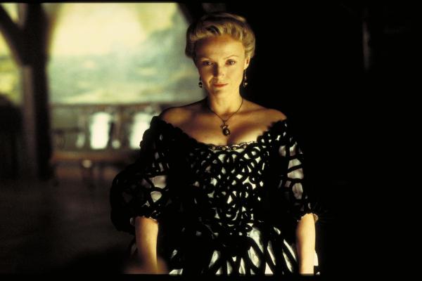 Bild 1 von 9: Als sich in dem kleinen Örtchen Sleepy Hollow nachts schreckliche Dinge abspielen, traut sich auch Lady Van Tassel (Miranda Richardson) nicht mehr aus dem Haus ...