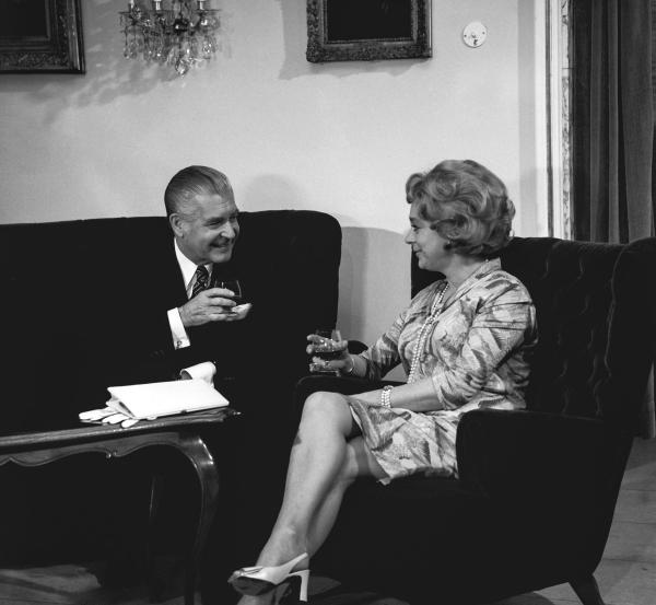 Bild 1 von 17: Im Bild: Tony Niessner, Nina Sandt.