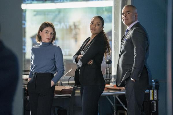 Bild 1 von 13: (v.l.n.r.) Taylor Rentzel (MacKenzie Meehan); Danny James (Jaime Lee Kirchner); Chunk Palmer (Christopher Jackson)