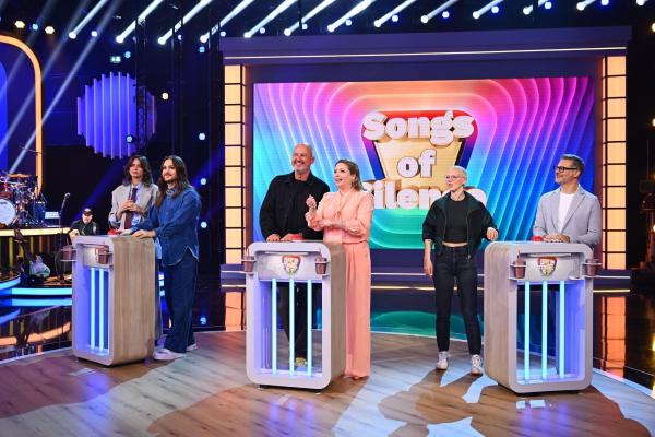Bild 1 von 10: (v.l.n.r.) Eva Padberg; Riccardo Simonetti; Frank Rosin; Caroline Frier; Stefanie Heinzmann; Rick Kavanian