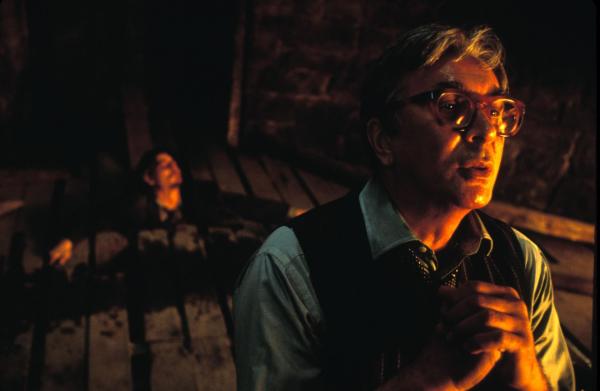 Bild 1 von 12: Dean Corso (Johnny Depp, l.); Frank Langella (Boris Balkan, r.)