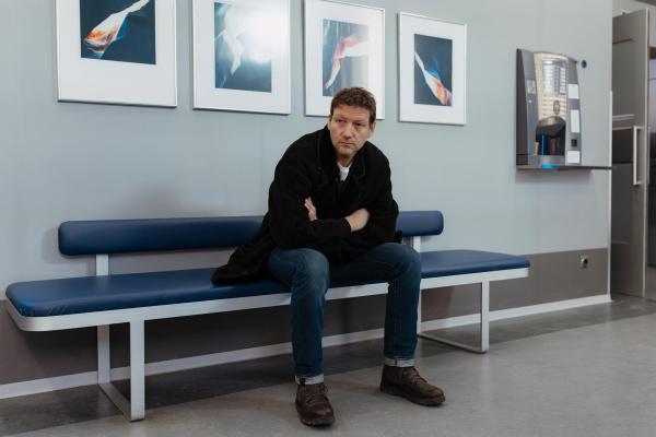 Bild 1 von 18: Im Bild: Marco Maier (Thomas Unger) macht sich Sorgen um seinen todkranken Sohn Tim.