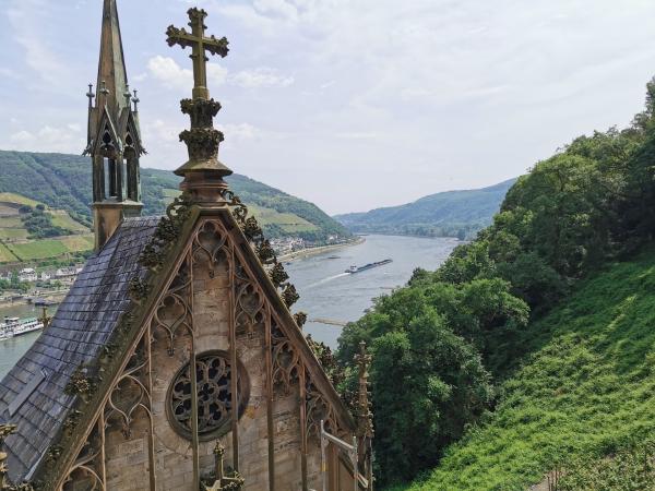 Bild 1 von 12: Das Obere Mittelrheintal mit seinen vielen Burgen gehört seit 2002 zum UNESCO Weltkulturerbe.