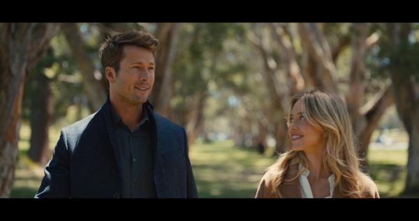 Bild 1 von 25: Im Bild: Glen Powell (Ben), Sydney Sweeney (Bea).