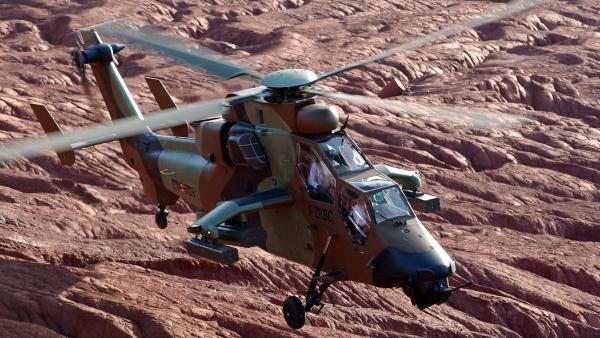 Bild 1 von 1: Ausgerüstet mit neuester Elektronik und Aufklärungstechnik können die Piloten des \