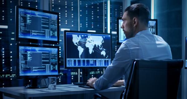 Bild 1 von 1: Nach dem Fall der Mauer und dem Ende der Sowjetunion stellt sich die Frage nach der Rolle des BND. Die Terroranschläge des 11. September 2001 scheinen eine eindeutige Antwort zu geben.