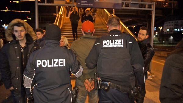 Bild 1 von 3: Im regen Nachtleben der Hauptstadt kann es schnell zu gewalttätigen Eskalationen kommen.