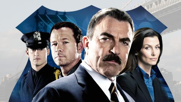 Bild 1 von 17: (v.li.): Will Estes (Jamie Reagan), Donnie Wahlberg (Danny Reagan), Tom Selleck (Frank Reagan), Bridget Moynahan (Erin Reagan-Boyle)
