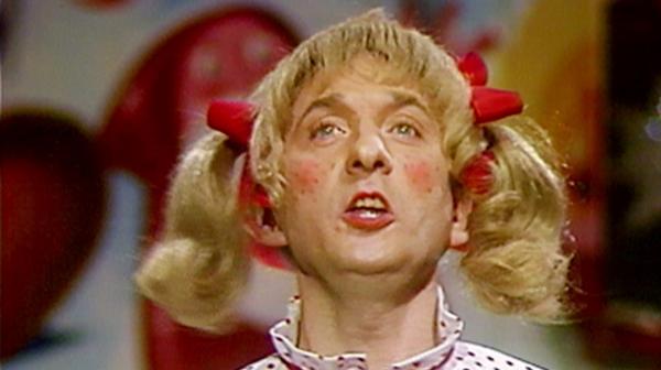 Bild 1 von 2: Dass es im Land der Dichter und Denker schlecht um den Humor bestellt ist, gilt längst als widerlegt. Lang ist die Liste großartiger Komödianten und Spaßmacher, die sich mit den menschlichen Schwächen, den Eitelkeiten und den Untiefen des alltäglichen Miteinanders beschäftigt haben.Mit: Harald Juhnke, Dieter Hallervorden, Hans Werner Olm, Gabi Decker, Herricht & Preil, Maren Kroymann u. a. - Sketch mit Heinz Rennhack