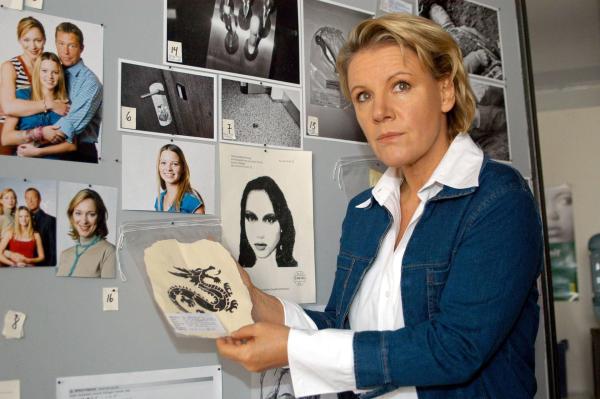 Bild 1 von 6: Im Bild: Mariele Millowitsch (Mona Seiler).
