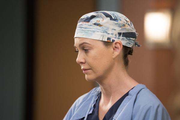 Bild 1 von 18: Meredith (Ellen Pompeo) arbeitet weiter an ihrem komplizierten Projekt, während Amelia einen alten Bekannte um Hilfe bittet ...