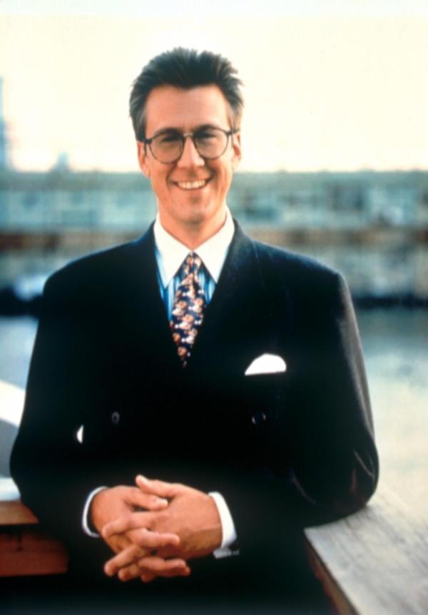 Bild 1 von 16: (1. Staffel) - Stuart Bondek (Alan Ruck) war eigentlich für den Job des Stellvertreters vorgesehen und kann es nicht lassen, mit kleinen Sticheleien Michael das Leben schwer zu machen.