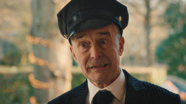 Bild 1 von 7: Um wieder bei Annie zu punkten, bietet sich Piet (Frank Focketyn) ihr als Chauffeur an. Doch Annie reagiert anders, als es sich Piet erhofft hatte.