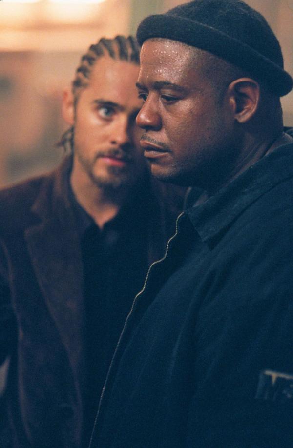 Bild 1 von 17: Als Burnham (Forest Whitaker, r.) erfährt, dass sich Personen in dem Haus befinden, will er den Einbruch nicht weiter durchführen. Junior (Jared Leto, l.) redet ihm ins Gewissen ...