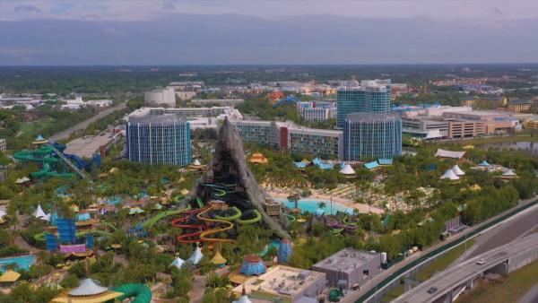 Bild 1 von 5: Dutzende Themenparks buhlen in Orlando um Besucher. Rekordverdächtige Achterbahnen und Attraktionen sollen die Massen anziehen.