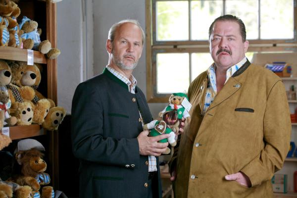 Bild 1 von 15: Im Bild (v.li.): Andreas Borcherding (Georg Roßtaler), Joseph Hannesschläger (Korbinian Hofer).