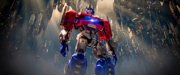 Bild 1 von 5: Chris Hemsworth (Orion Pax/Optimus Prime) stars in PARAMOUNT ANIMATION and HASBRO Present In Association with NEW REPUBLIC PICTURESA di BONAVENTURA PICTURES Production A TOM DESANTO / DON MURPHY ProductionA BAY FILMS Production \