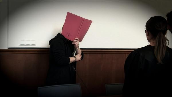 Bild 1 von 10: Der Täter schweigt bis heute. Das Urteil: 13 Jahre wegen Totschlags.