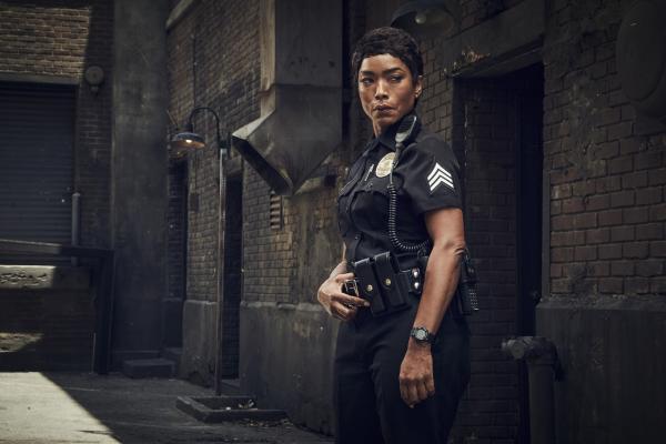 Bild 1 von 16: (5. Staffel) - Athena Grant (Angela Bassett)