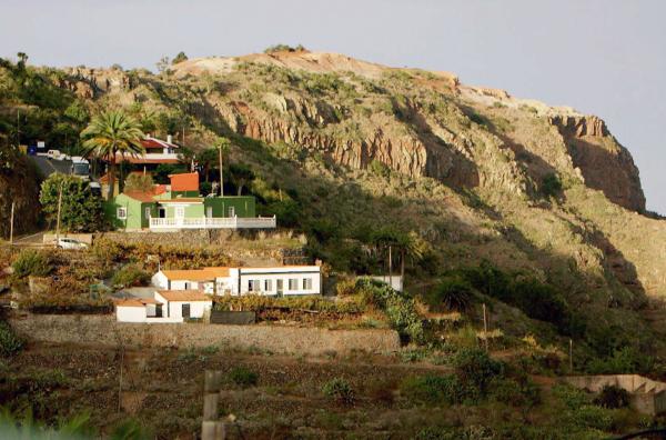 Bild 1 von 3: Die begrünten Hügel verleihen dem Inland von La Gomera ein geheimnisvolles Flair.