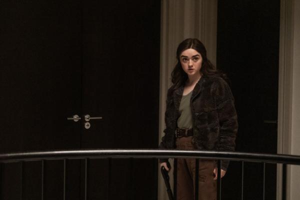 Bild 1 von 9: Kim Noakes (Maisie Williams)