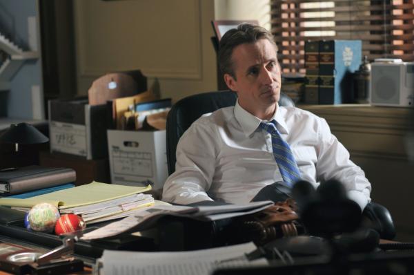 Bild 1 von 1: Linus Roache as Michael Cutter -- NBC