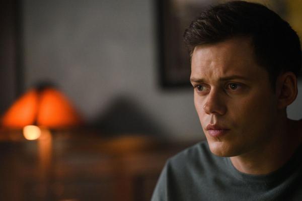 Bild 1 von 4: Kane (Bill Skarsgård)