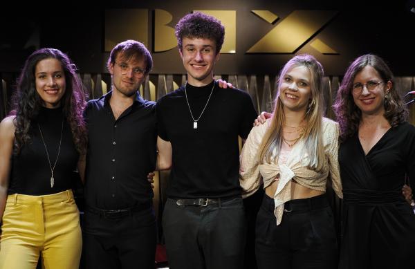 Bild 1 von 4: Junge Musiker: v.l.n.r.: Alma Naidu, Niklas Roever,Jakob Bänsch, Caris Hermes,  Mareike Wiening.