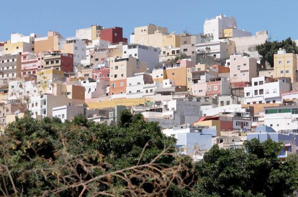 Bild 1 von 3: Der spanische Maler Jorge Oramas war einer der wichtigsten Vertreter der kanarischen Avantgarde der 1930er Jahre. Auf seinen Bildern leuchten die Landschaften seiner Heimat in der Mittagssonne.