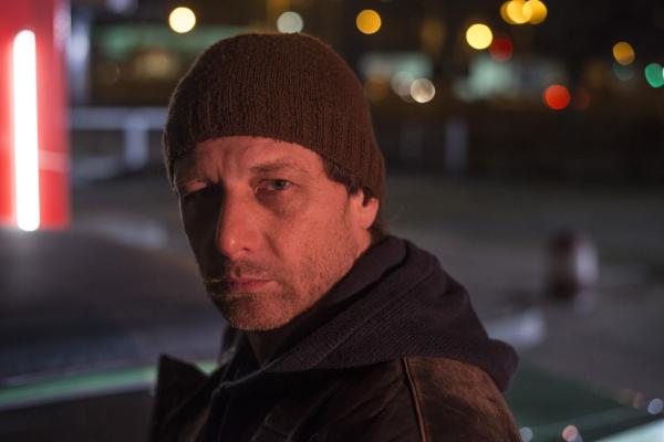 Bild 1 von 36: Mick kommt der Lösung seines eigenen Falls immer näher. Doch dazu ist er auf die Hilfe von Bernie Schaller (Hendrik Duryn) angewiesen. Die beiden schmieden einen gefährlichen Plan ...