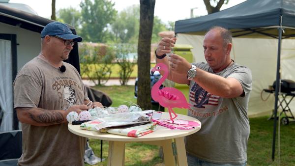 Bild 1 von 5: Sascha Fingerhuth (re.) und sein Kumpel Micha haben was vor..