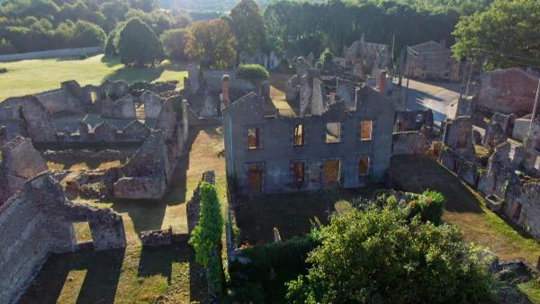 Bild 1 von 3: Die Ruinen von Oradour-sur-Glane ziehen heute Besucher aus aller Welt an.