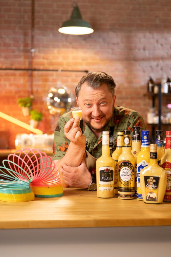 Bild 1 von 4: Sebastian Lege macht eine Zeitreise und nimmt vier beliebte Klassiker aus den achtziger Jahren unter die Lupe. Ed von Schleck war DAS Kulteis der Achtziger. Produktentwickler Sebastian Lege deckt auf, was wirklich in dem Eis am Schiebestiel steckt.