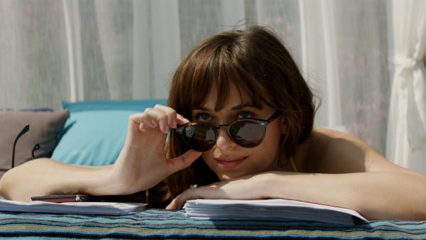 Bild 1 von 5: DAKOTA JOHNSON and JAMIE DORNAN return as Anastasia Steele and Christian Grey in Fifty Shades Freed, the climactic chapter based on the worldwide bestselling \
