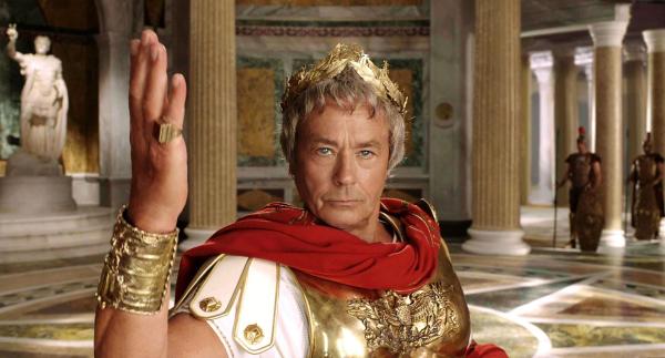 Bild 1 von 15: Feldherrn Gaius Iulius Caesar (Alain Delon) will dem Sieger der Olympischen Spiele Prinzessin Irina vermachen. Ein Chance für seinen hinterhältigen Adoptivsohn Brutus, eigene Ziele zu verfolgen ...
