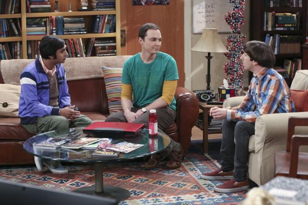 Bild 1 von 9: Sheldon (Jim Parsons, M.) möchte endlich eine neue Freundin. Damit dies bald geschieht, bittet er Raj (Kunal Nayyar, l.) und Howard (Simon Helberg, r.) um Hilfe ...
