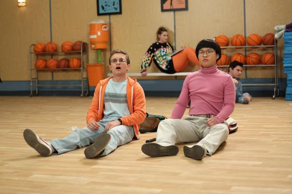 Bild 1 von 11: Adam Goldberg (Sean Giambrone, l.); Dave Kim (Kenny Ridwan, r.)