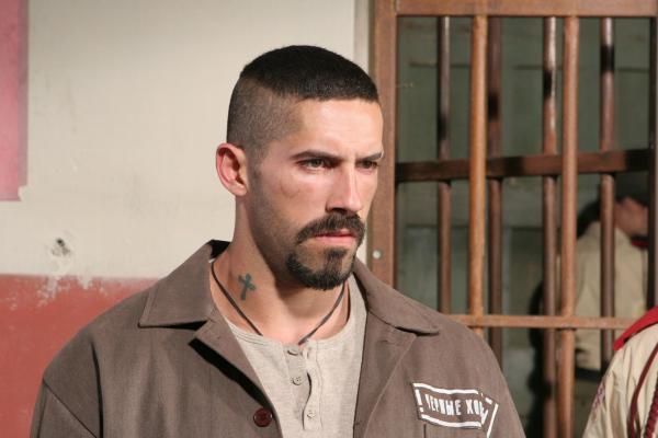 Bild 1 von 15: Der russische Knastbruder Boyka (Scott Adkins) ist seit seiner schweren Knieverletzung nicht mehr der gefürchtete Kämpfer, der er einst war. Doch dann wird ein neues Gefängnisturnier angekündigt, bei dem die besten Kämpfer der Welt gegeneinander antreten ...