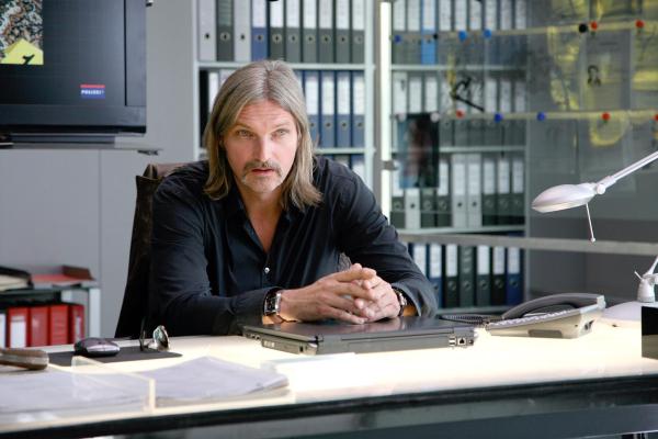 Bild 1 von 35: Im Bild: Stefan Jürgens (Carl Ribarski).