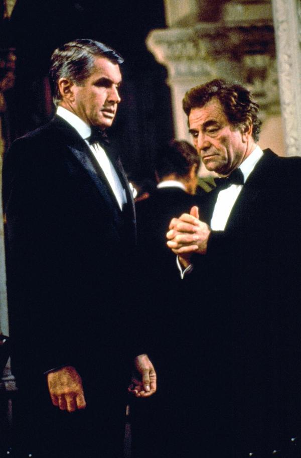 Bild 1 von 3: Im Bild (v.li.): George Hamilton (Wade Anders), Peter Falk (Insp. Columbo).