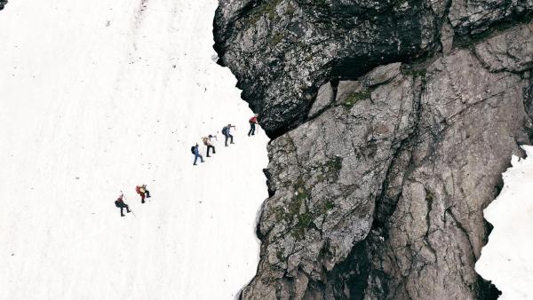 Bild 1 von 20: Im Bild: Marsch zum Mundloch auf 2400 m.