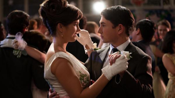 Bild 1 von 8: Monica Sherwood (Chloe East, l.); Sammy Fabelman (Gabriel LaBelle, r.)