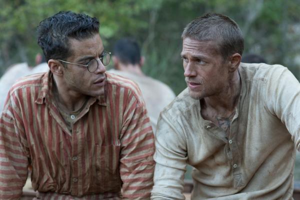 Bild 1 von 8: Louis Dega (Rami Malek, l.); Henri \