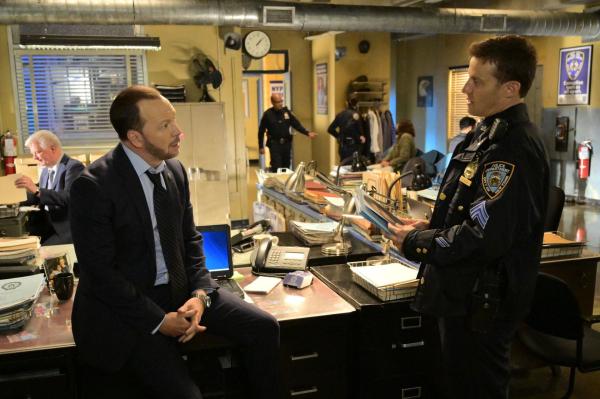 Bild 1 von 8: Danny Reagan (Donnie Wahlberg, l.); Jamie Reagan (Will Estes, r.)