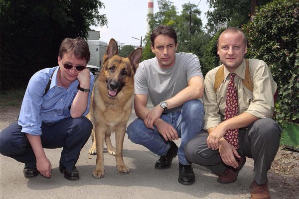 Bild 1 von 4: Im Bild (v.li.): Heinz Weixelbraun (Christian Böck), Gedeon Burkhard (Alexander Brandtner), Martin Weinek (Fritz Kunz).